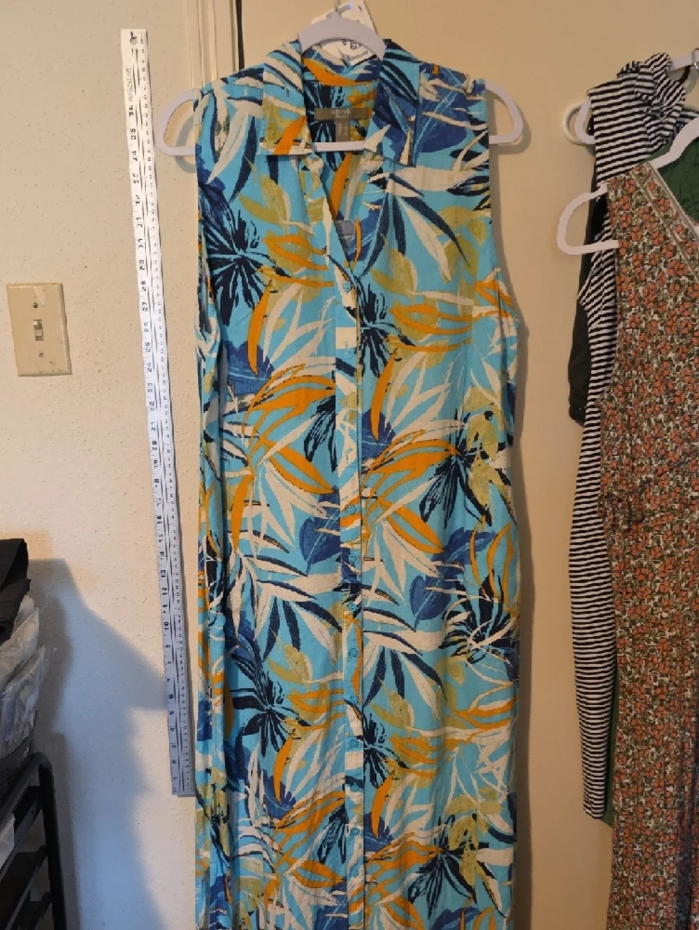 naturals d&co Tropical Floral Top in Aqua & Yellow - Picture 3 of 3